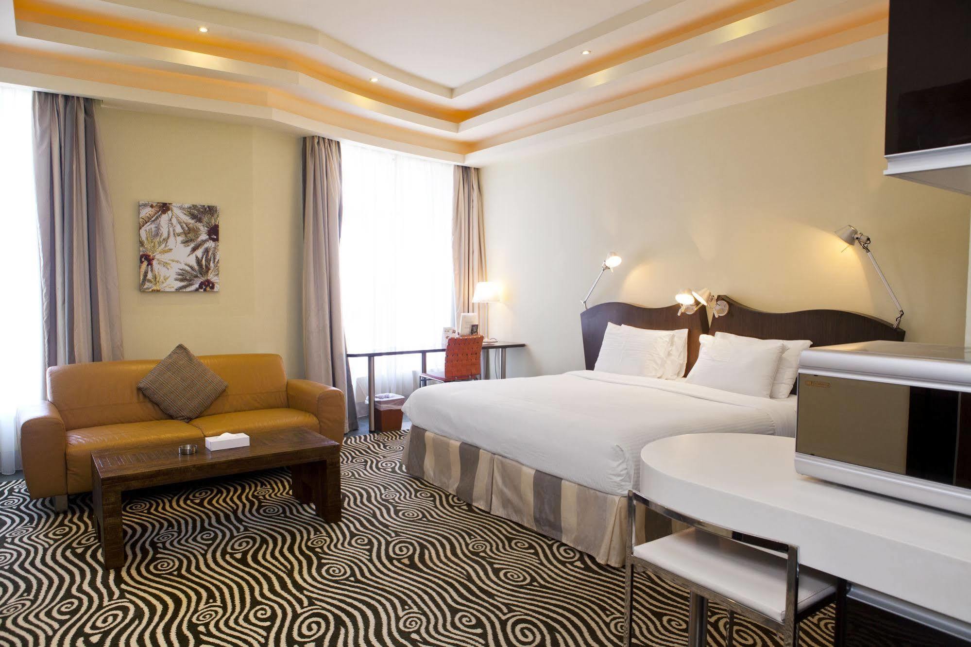 Al Raya Suites Hotel Манама Экстерьер фото